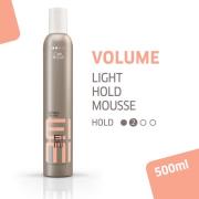 Wella Professionals EIMI Natural Volume Light Hold Volumenmousse 500 m...