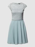 Swing Cocktailkleid mit Taillenpasse in Mint, Größe 34