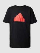 ADIDAS SPORTSWEAR T-Shirt mit Label-Detail in Black, Größe M
