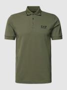 EA7 Emporio Armani Poloshirt mit Label-Print in Oliv, Größe M