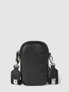 VALENTINO BAGS Crossbody Bag mit Label-Detail in schwarz in Black, Grö...