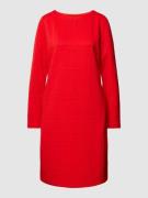 s.Oliver RED LABEL Knielanges Kleid mit Strukturmuster in Rot, Größe 4...