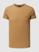 Tommy Hilfiger Slim Fit T-Shirt mit Logo-Stitching in Camel, Größe S