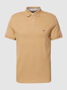 Tommy Hilfiger Poloshirt mit Label-Stitching in Khaki, Größe M