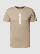 Alpha Industries T-Shirt mit Label-Print in Sand, Größe M