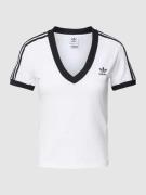 adidas Originals T-Shirt mit Label-Streifen in Weiss, Größe XS