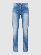 Tommy Jeans Slim Fit Jeans mit Label-Detail in Hellblau, Größe 29/32