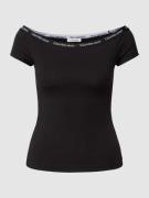 Calvin Klein Jeans T-Shirt mit elastischem U-Boot-Ausschnitt in Black,...