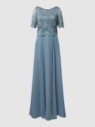Vera Mont Abendkleid mit Spitzenbesatz in Rauchblau, Größe 40
