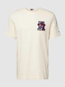 Tommy Hilfiger T-Shirt mit Label-Badge in Beige, Größe S