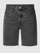 Levi's® Jeansshorts mit Fransen in Black, Größe 25