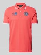 Christian Berg Men Regular Fit Poloshirt mit Label-Badges in Hellrot, ...