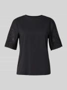 YAS T-Shirt mit Lochstickerei Modell 'YASLEX' in Black, Größe M