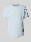 Calvin Klein Jeans T-Shirt mit Label-Badge in Hellblau, Größe S