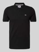 Tommy Jeans Slim Fit Poloshirt mit Label-Patch in Black, Größe M