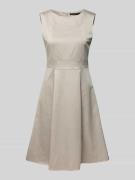 Betty Barclay Knielanges Kleid mit Rundhalsausschnitt in Sand, Größe 4...