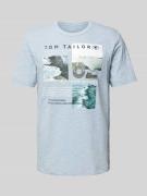 Tom Tailor T-Shirt mit Motiv-Label-Print in Rauchblau, Größe L