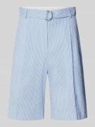 BOSS Regular Fit Shorts mit Streifenmuster Modell 'Tannah' in Hellblau...