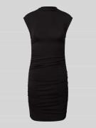 Gina Tricot Knielanges Kleid mit seitlichen Raffungen in Black, Größe ...
