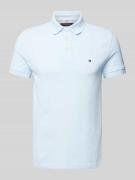 Tommy Hilfiger Slim Fit Poloshirt mit Label-Stitching in Hellblau, Grö...