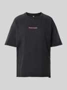Only T-Shirt mit Statement-Print Modell 'KINNA' in Anthrazit, Größe M