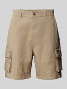 REVIEW Straight Leg Cargoshorts mit Label-Patch in Beige, Größe S