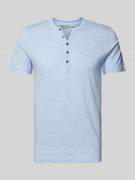 MCNEAL T-Shirt mit kurzer Knopfleiste in Eisblau, Größe S