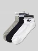 adidas Originals Socken mit Label-Detail im 3er-Pack in Weiss, Größe 3...