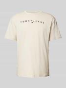 Tommy Jeans T-Shirt mit Label-Print in Beige, Größe S