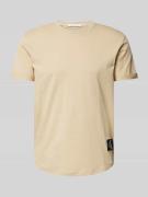 Calvin Klein Jeans T-Shirt mit Label-Patch in Beige, Größe L