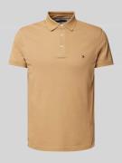 Tommy Hilfiger Slim Fit Poloshirt mit Logo-Stitching in Khaki, Größe X...