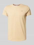 Tommy Jeans Slim Fit T-Shirt mit Logo-Stitching in Beige, Größe L