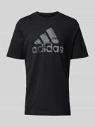 ADIDAS SPORTSWEAR T-Shirt mit Label-Print in Black, Größe S