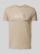 Alpha Industries T-Shirt mit Label-Print in Beige, Größe L