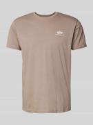 Alpha Industries T-Shirt mit Label-Print in Sand, Größe S