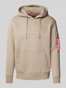 Alpha Industries Hoodie mit Label-Patch in Sand, Größe M