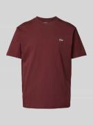 Lacoste T-Shirt mit Label-Badge in Bordeaux, Größe XL