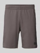 EA7 Emporio Armani Sweatshorts mit Label-Print in Mittelgrau, Größe L