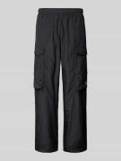 EA7 Emporio Armani Trackpants mit Pattentaschen und Logo-Print in Blac...