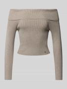 Guess Strickpullover im Off-Shoulder-Design Modell 'NINA' in Taupe, Gr...