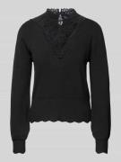 Only Comfort Fit Strickpullover mit Spitzen-Detail und Ballonärmeln Mo...