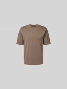 Filippa K T-Shirt mit geripptem Rundhalsausschnitt in Taupe, Größe L