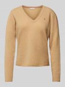 Tommy Hilfiger Strickpullover mit Label-Stitching in Camel, Größe L