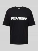 REVIEW T-Shirt mit Label-Print in Black, Größe M