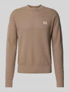 Calvin Klein Jeans Strickpullover mit Label-Patch in Taupe, Größe L