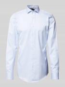 BOSS Slim Fit Businesshemd mit extra langem Arm in Bleu, Größe 42L