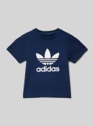 adidas Originals T-Shirt mit Label-Print in Dunkelblau, Größe 104