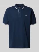 Tommy Jeans Regular Fit Poloshirt mit Logo-Stitching in Marine, Größe ...