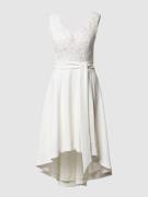 Paradi Brautkleid mit floralen Stickereien in Offwhite, Größe 44