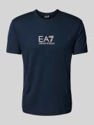 EA7 Emporio Armani T-Shirt mit Label-Print in Dunkelblau, Größe M